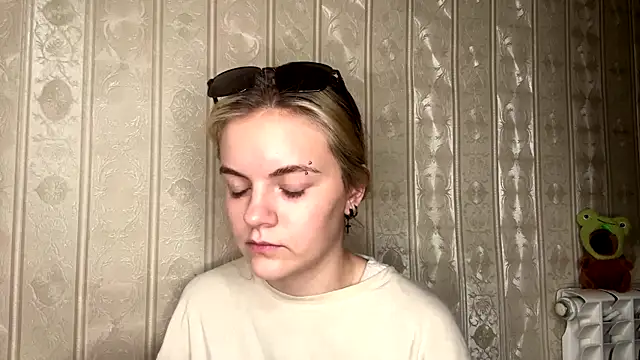 Chat +18 de KimWarner ao vivo