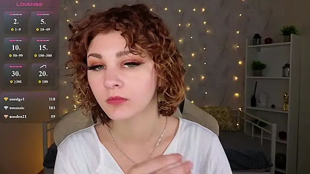 Kira__Fluffy Chat XXX in diretta