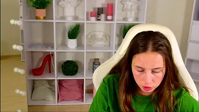 NadinnL Chat XXX in diretta
