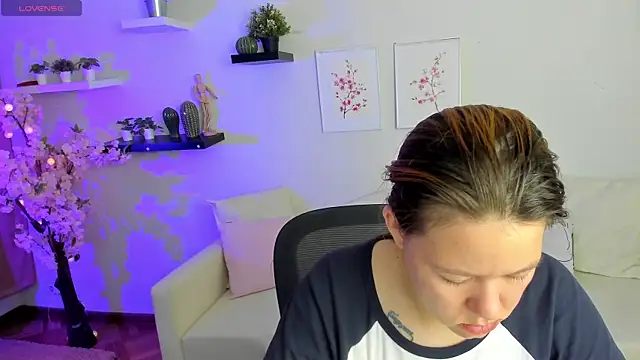 Živý XXX chat Nabi_Brown
