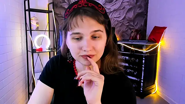 TessaMill XXX чат на живо