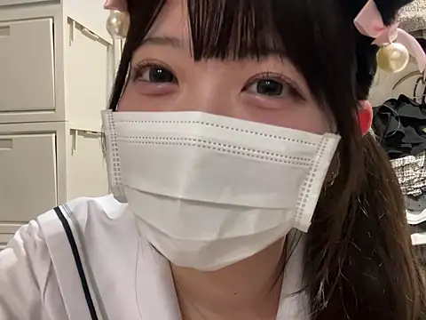 y-u-r-a-33 Chat XXX live