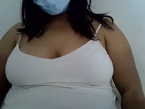 Chatroom XXX en direct de Artinah22