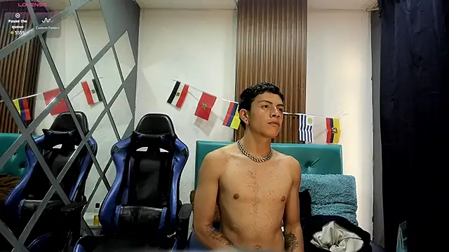 Show modela Mike_red na web-kameri