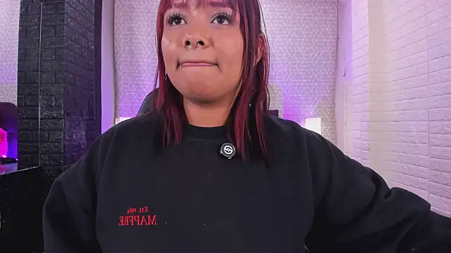 צ'אט XXX בשידור חי של SofiiaCutee