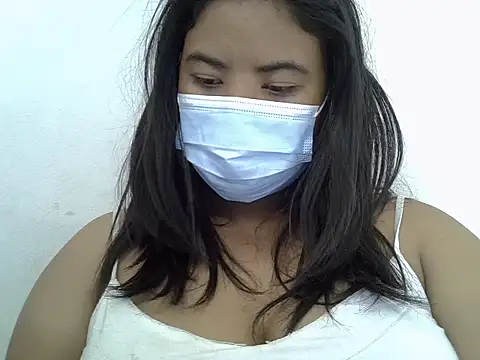 Artinah22's Live XXX Chat