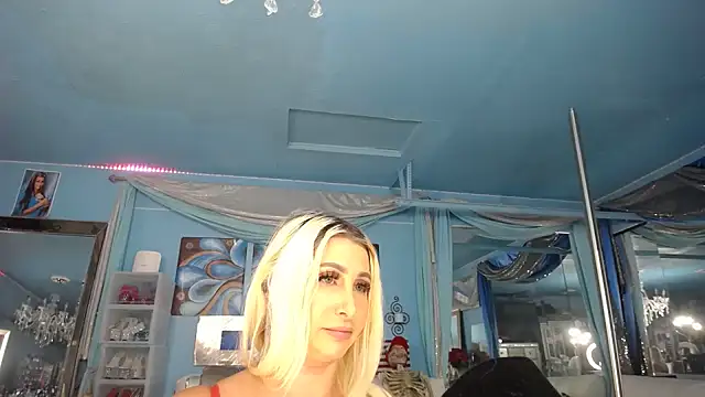 Chat +18 de ADRIANNA_FOX ao vivo