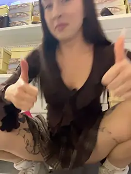 Holly_Play Chat XXX in diretta