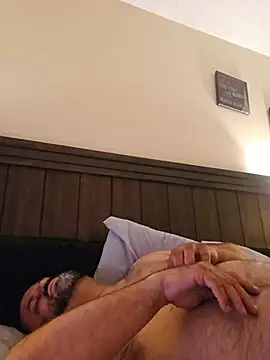 Roddog18 élő XXX-chatje