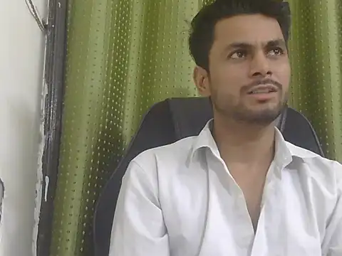 Stubborndesiboy's Live XXX Chat