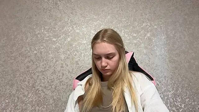 blondegirl2026: онлайн-секс-чат