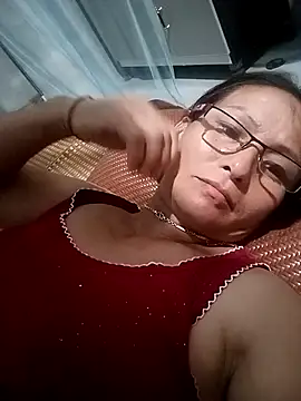 Chatroom XXX en direct de Cucci07
