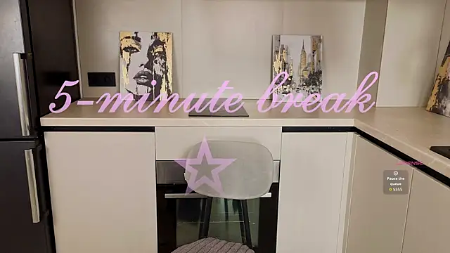 AnikaVelour Adlı Modelin Canlı XXX Sohbeti