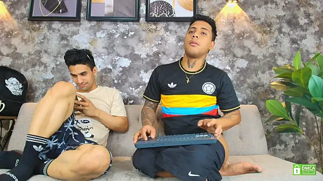 Chat XXX ao vivo de Alejandro_and_Deiby