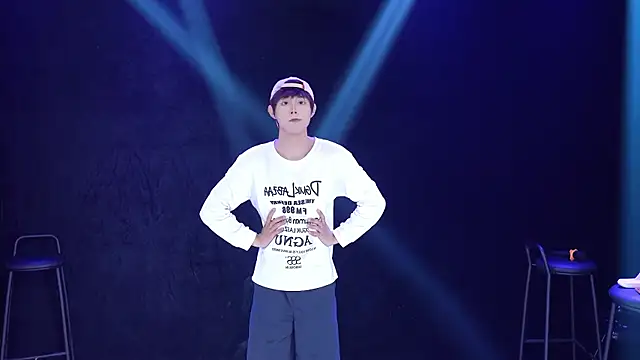 NCT-111 即時 XXX 聊天