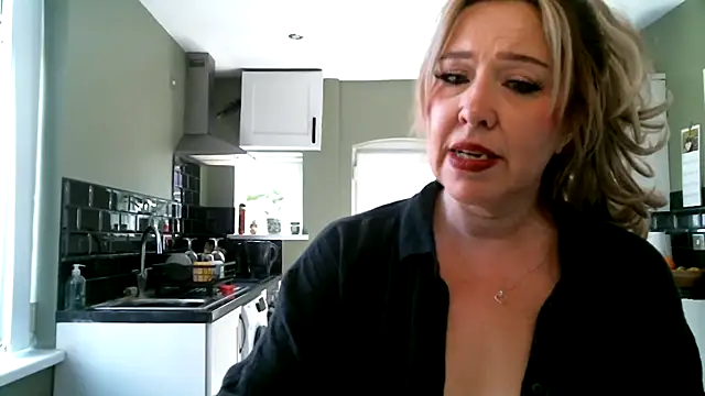 MissHoneyPenny – Live XXX-chat
