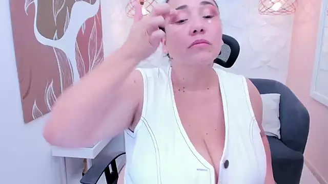 Sharon_tits Adlı Modelin Canlı XXX Sohbeti