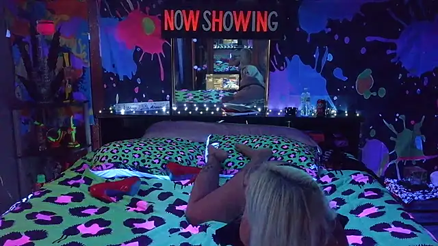 Chat +18 de XXXspunderella ao vivo
