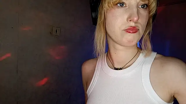 Chat XXX en directo de CuteLittleAngel