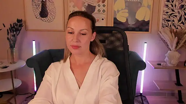 Živý XXX chat Charlotte_Hudson