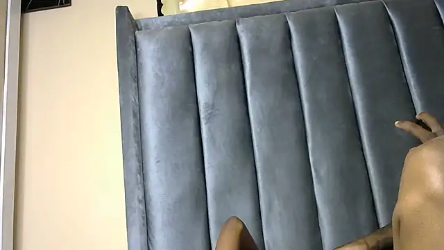 slim_ebon's Live XXX Chat
