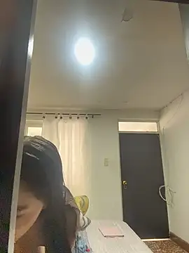 JuliaaVega 现场XXX聊天