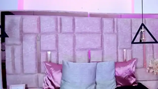 saraa_noa Adlı Modelin Canlı XXX Sohbeti