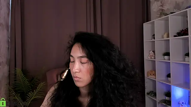 FlirtyAura লাইভ XXX চ্যাট