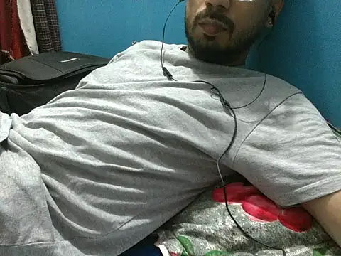Precumboner Adlı Modelin Canlı XXX Sohbeti