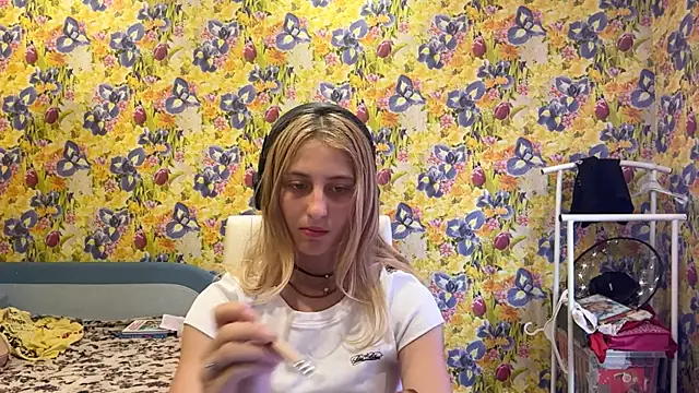 Pokazy przed kamerką – LisaBam