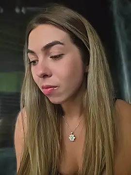 AylinRosee XXX чат на живо