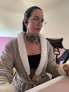 Chat +18 de Anny_Fetish ao vivo