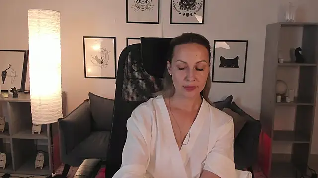 Charlotte_Hudson: απευθείας συνομι λία ΧΧΧ