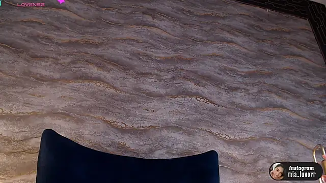 Mia_Luxor Adlı Modelin Canlı XXX Sohbeti