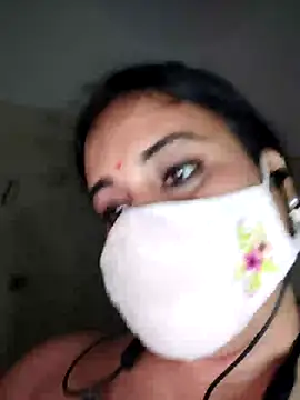 Sheela-Bhabi Chat XXX in diretta