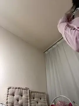 MiraXS Chat XXX live