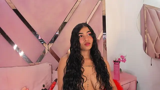 Chat +18 de honeyhtx ao vivo