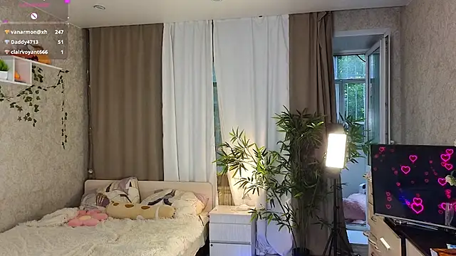 AnnyiBlue XXX чат на живо