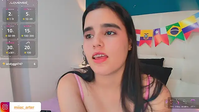 Živý XXX chat MiaaCarter_