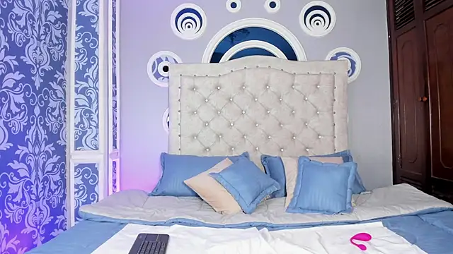 emma_kleinton's Live XXX Chat