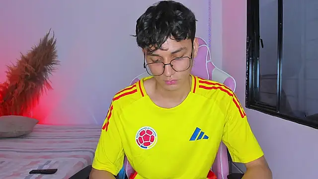 Chat +18 de andrew_dann ao vivo