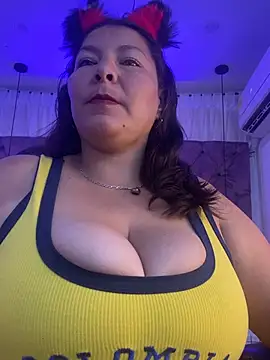 צ'אט XXX בשידור חי של Sussan__