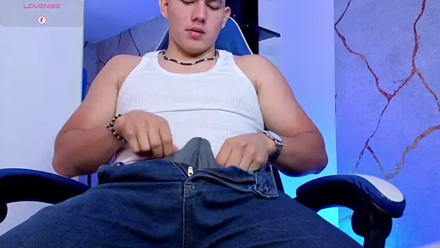 Chat XXX en directo de JamesCr_
