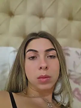AylinRosee Adlı Modelin Canlı XXX Sohbeti