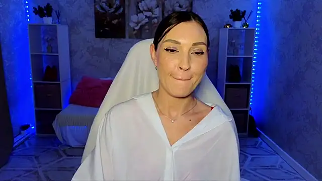 NikoleMills Chat XXX in diretta