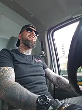 Beardedtattood – Naživo XXX chat