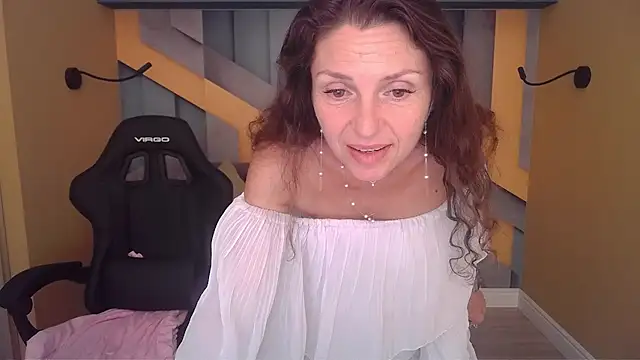 EllaLong Chat XXX live
