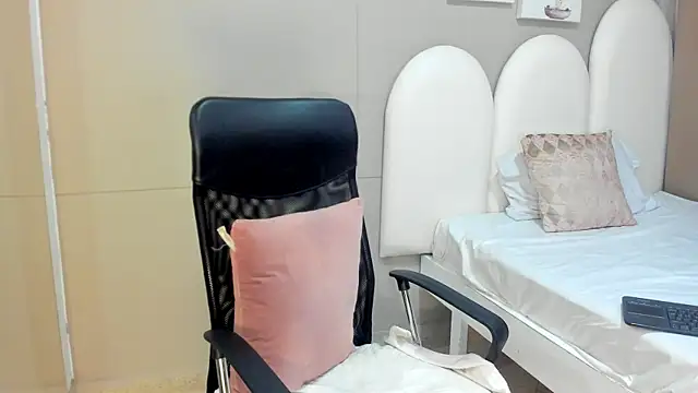 YaraShinne 라이브 XXX 채팅