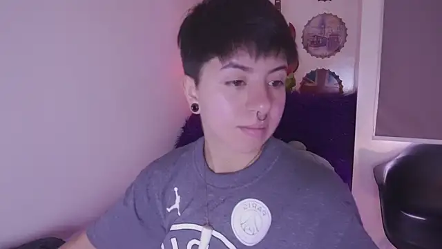 XXX chat uživo modela tommy_blue