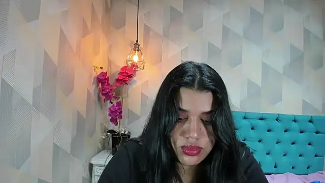 LindaBreeS' Live XXX Chat